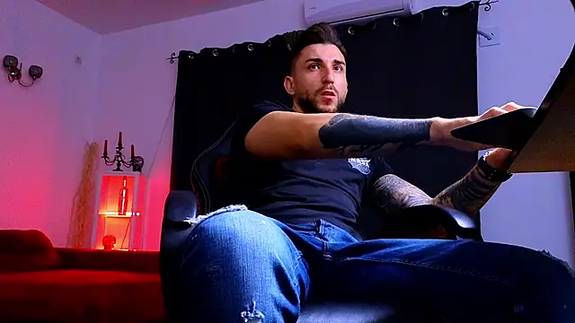 MightyAaron66 online show from September 16, 2:12 am