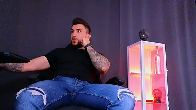 MightyAaron66 online show from March 9, 3:34 am