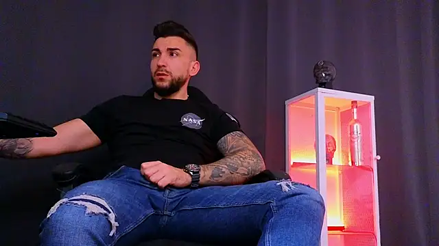 MightyAaron66 online show from February 9, 3:53 am