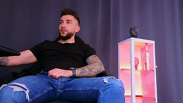 MightyAaron66 online show from February 11, 2:46 am