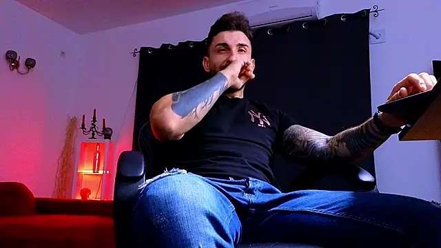 MightyAaron66 online show from October 3, 3:00 am