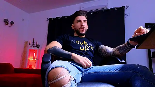 MightyAaron66 online show from October 6, 4:28 am