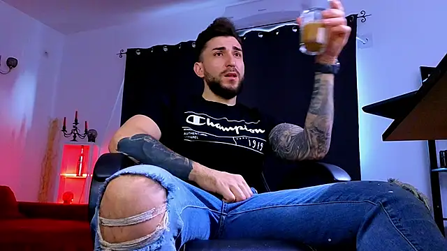 MightyAaron66 online show from February 12, 6:52 am