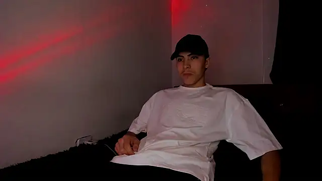 HeellBoy  online show from May 29, 2:43 am