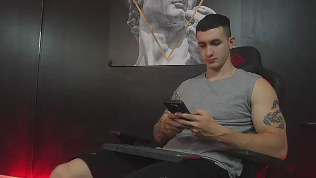 JacksonOlsenn online show from November 26, 8:45 pm