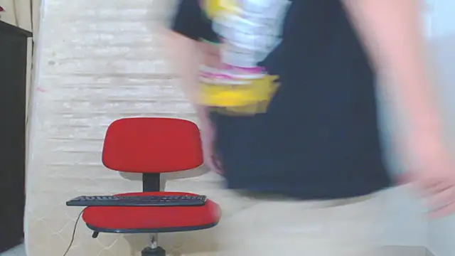 Keeny16 online show from December 4, 4:43 am