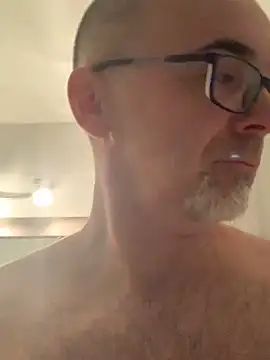 Snapshot of MaxVain chatting on February 5, 4:48 am MaxVain online show from February 5, 4:48 am