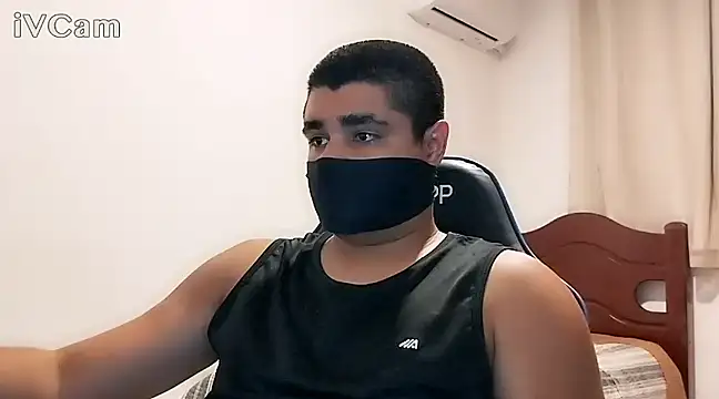 Snapshot of LeoPutaria chatting on January 18, 10:28 pm LeoPutaria online show from January 18, 10:28 pm