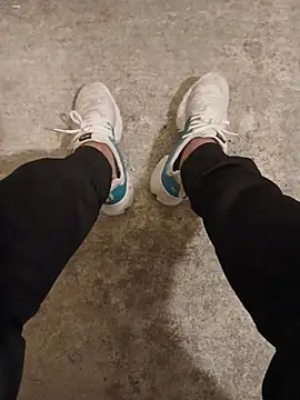 casper0303 online show from April 10, 2:57 pm