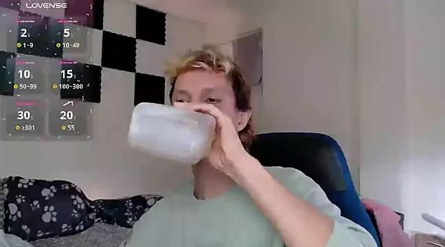 bryamado69 online show from December 15, 1:11 pm