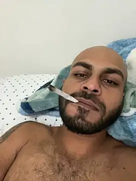 Snapshot of islandvybee55 chatting on December 9, 6:45 am islandvybee55 online show from December 9, 6:45 am