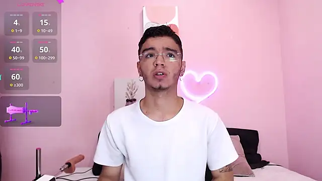 Ian Castillo  online show from January 9, 11:25 am