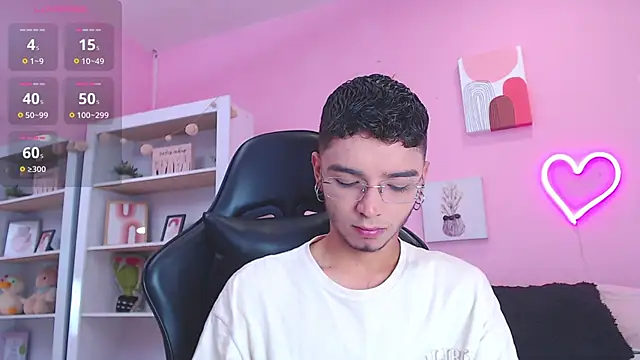 Ian Castillo  online show from January 16, 11:15 am