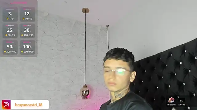 Ian Castillo  online show from October 20, 11:14 am