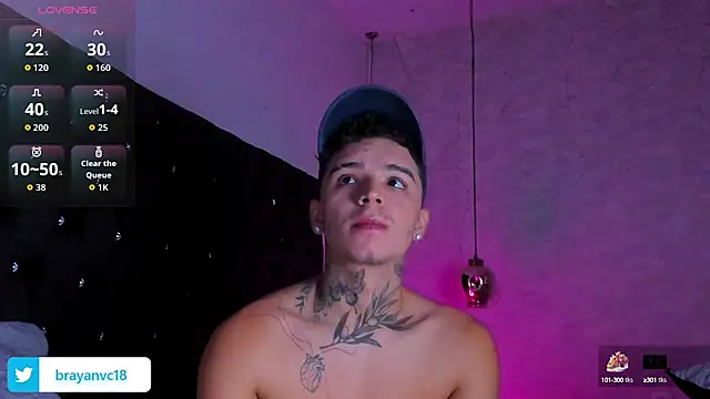 Ian Castillo  online show from October 4, 11:48 am