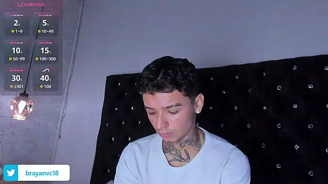 Ian Castillo  online show from October 1, 11:36 am