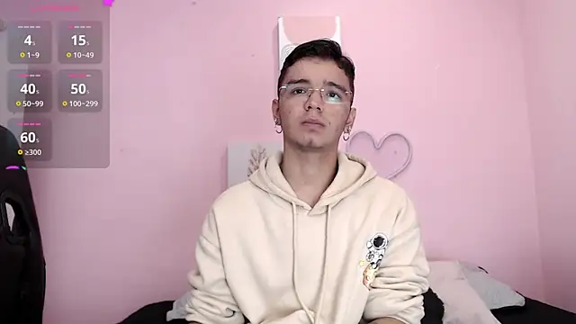 Ian Castillo  online show from December 27, 11:17 am