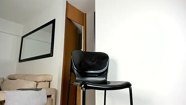 smit hot sr online show from April 1, 3:30 am