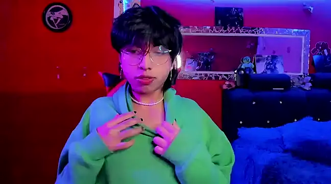 Snapshot of AnggelONfiree chatting on December 11, 7:10 am AnggelONfiree online show from December 11, 7:10 am