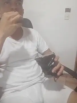 latinmartin73 online show from February 18, 12:53 am