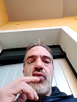 Snapshot of Marcolino183 chatting on December 12, 10:34 am Marcolino183 online show from December 12, 10:34 am