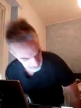 Snapshot of Marcolino183 chatting on February 12, 10:46 am Marcolino183 online show from February 12, 10:46 am