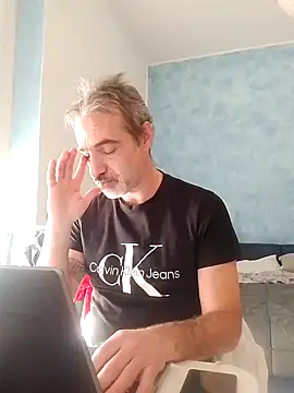 Snapshot of Marcolino183 chatting on January 15, 11:10 am Marcolino183 online show from January 15, 11:10 am