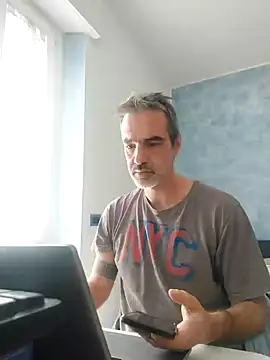 Snapshot of Marcolino183 chatting on March 17, 10:17 am Marcolino183 online show from March 17, 10:17 am