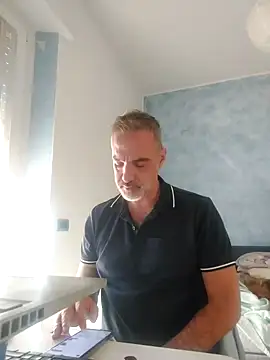 Snapshot of Marcolino183 chatting on October 7, 7:34 am Marcolino183 online show from October 7, 7:34 am