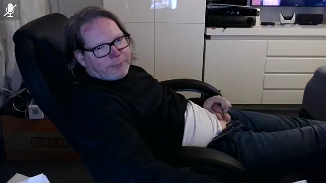 VSteph online show from April 14, 8:19 pm