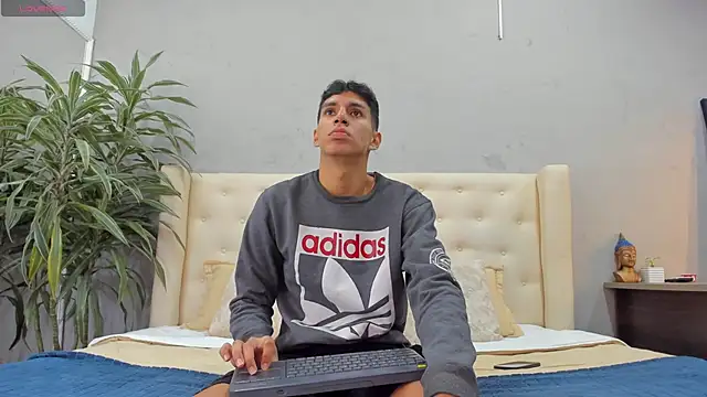 kieran derek online show from October 8, 3:22 am