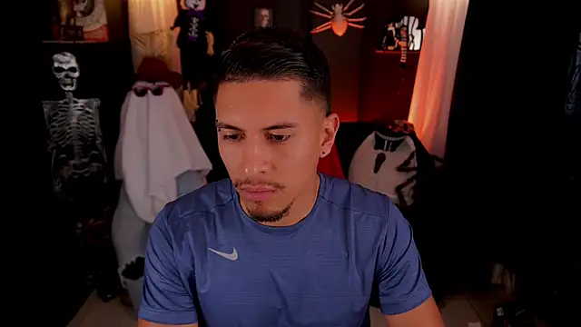 Snapshot of Aaronfox_x chatting on October 22, 1:37 pm Aaronfox x online show from October 22, 1:37 pm