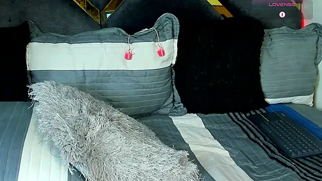 jeicob stone online show from October 2, 6:39 am