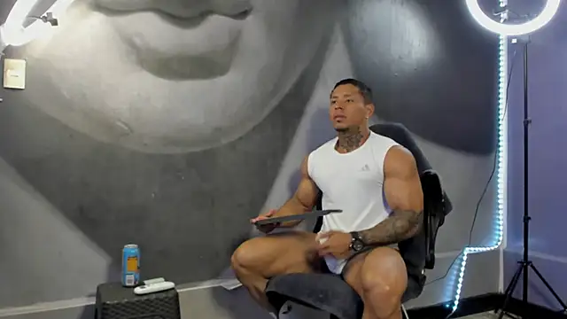 bradley smith online show from December 28, 4:51 am