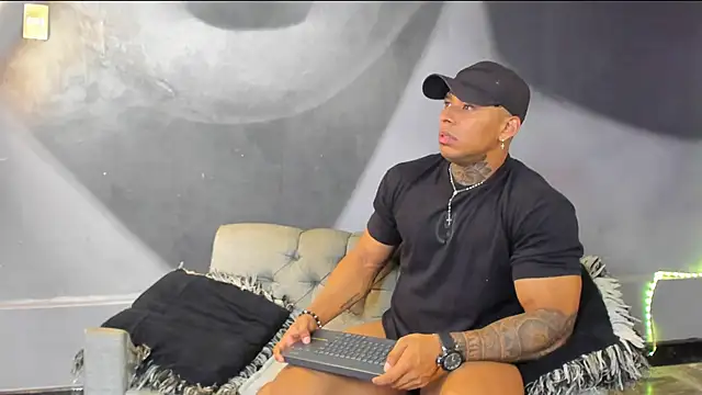 bradley smith online show from February 8, 2:27 pm