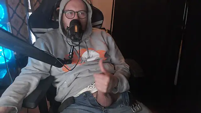 chicostick413 online show from April 18, 5:47 pm