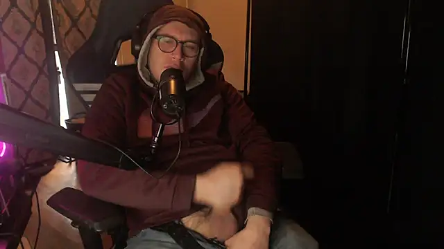 chicostick413 online show from March 26, 8:13 pm