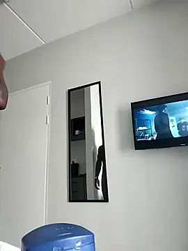 Snapshot of Chocolate_factory_man chatting on February 2, 7:30 am Chocolate factory man online show from February 2, 7:30 am