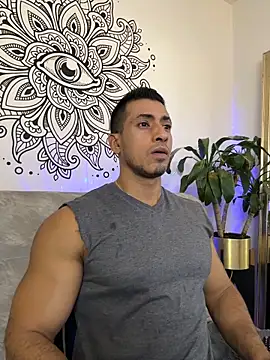 aaroncolombia online show from October 29, 10:45 pm