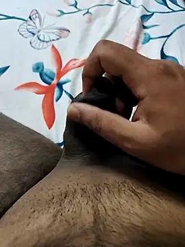 Snapshot of Mallu_Curator chatting on October 18, 4:56 pm Mallu Curator online show from October 18, 4:56 pm