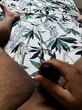 Snapshot of Mallu_Curator chatting on September 26, 3:37 am Mallu Curator online show from September 26, 3:37 am