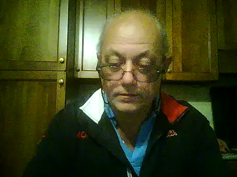 Snapshot of gianbragallini chatting on October 7, 10:36 pm gianbragallini online show from October 7, 10:36 pm
