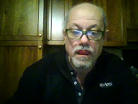 Snapshot of gianbragallini chatting on February 18, 11:41 pm gianbragallini online show from February 18, 11:41 pm