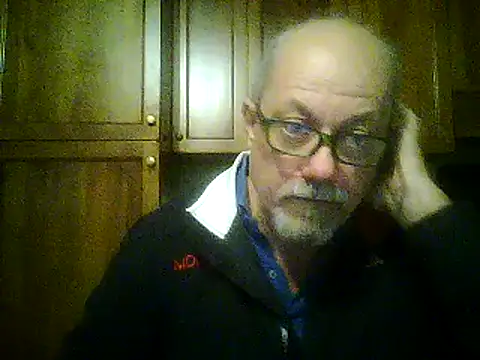 Snapshot of gianbragallini chatting on February 15, 11:49 pm gianbragallini online show from February 15, 11:49 pm