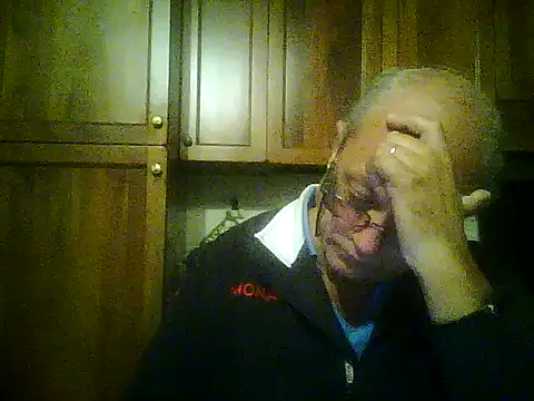 Snapshot of gianbragallini chatting on October 11, 10:03 pm gianbragallini online show from October 11, 10:03 pm