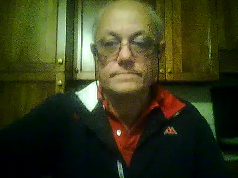 Snapshot of gianbragallini chatting on October 13, 10:27 pm gianbragallini online show from October 13, 10:27 pm