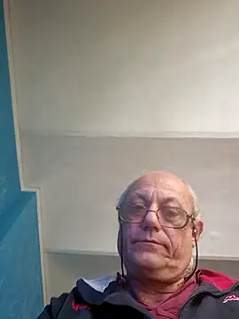 Snapshot of gianbragallini chatting on October 17, 11:03 am gianbragallini online show from October 17, 11:03 am