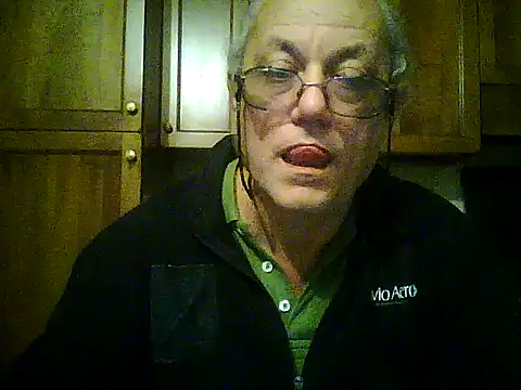Snapshot of gianbragallini chatting on October 31, 12:01 am gianbragallini online show from October 31, 12:01 am