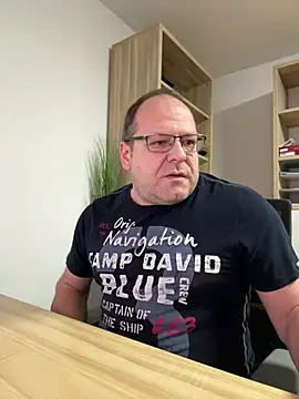 coupleLatinaLovers online show from December 24, 6:11 am