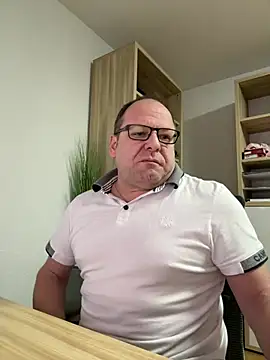 coupleLatinaLovers online show from February 3, 5:18 am